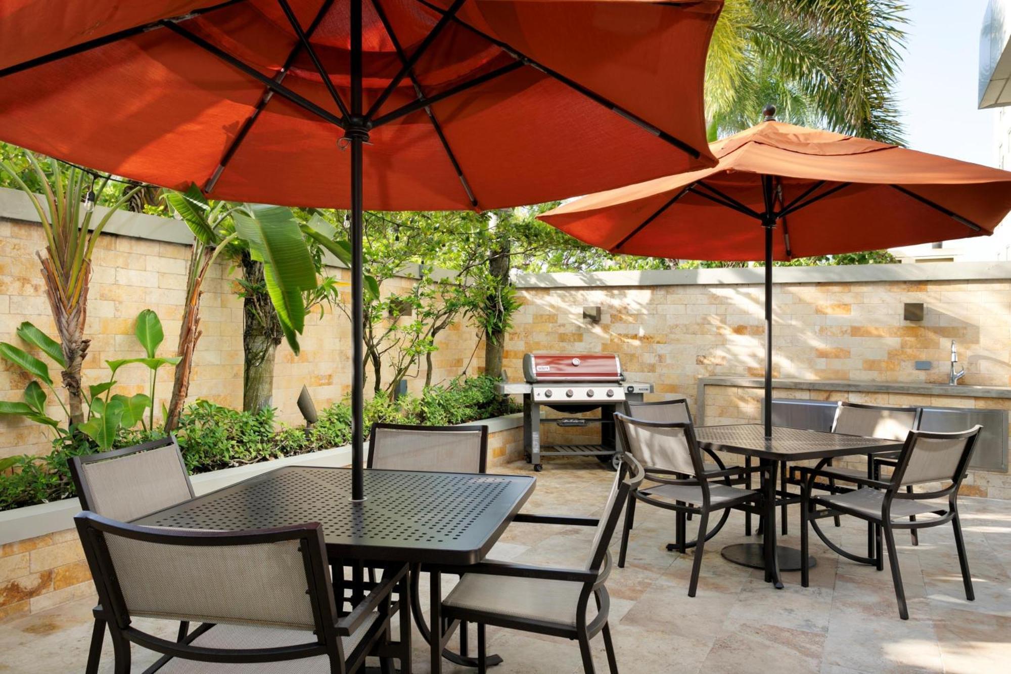 Hyatt House Hotel 3*